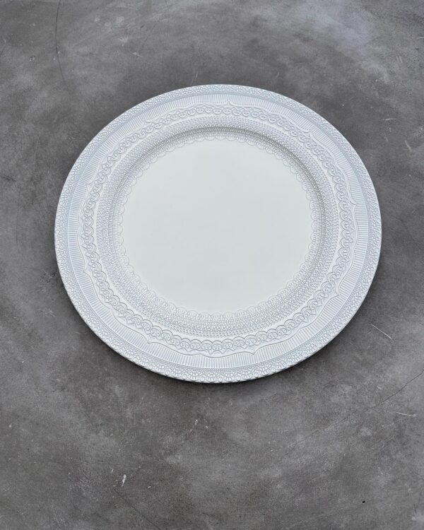Platzteller "Lace Plate" in ecru / offwhite ⌀ 33cm