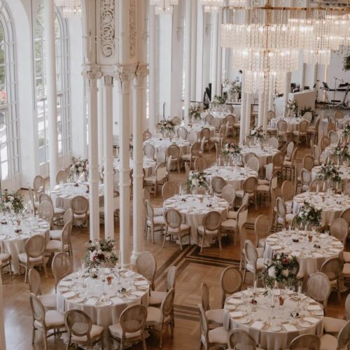 Sale: Used linen tablecloth in macchiato beige ⌀ 330cm